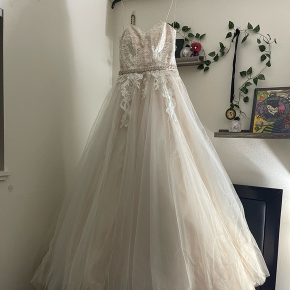 Prom dress - Picture 1 of 11